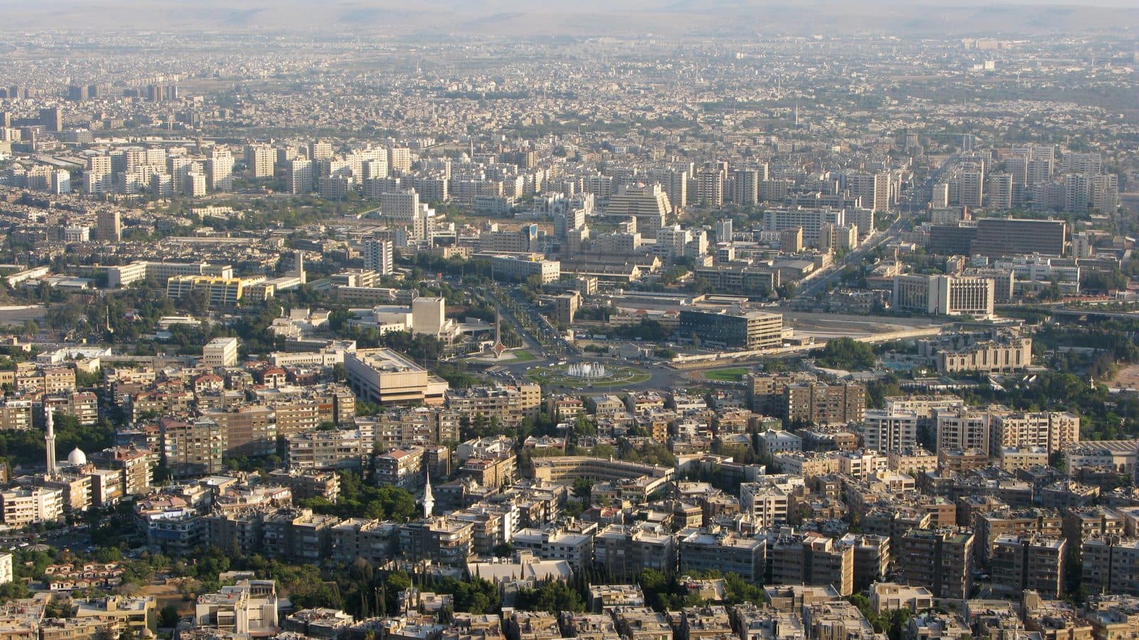 صفحةٌ جديدة بين بيروت ودمشق: من مراجعة الاتفاقات إلى الربط الإقليمي